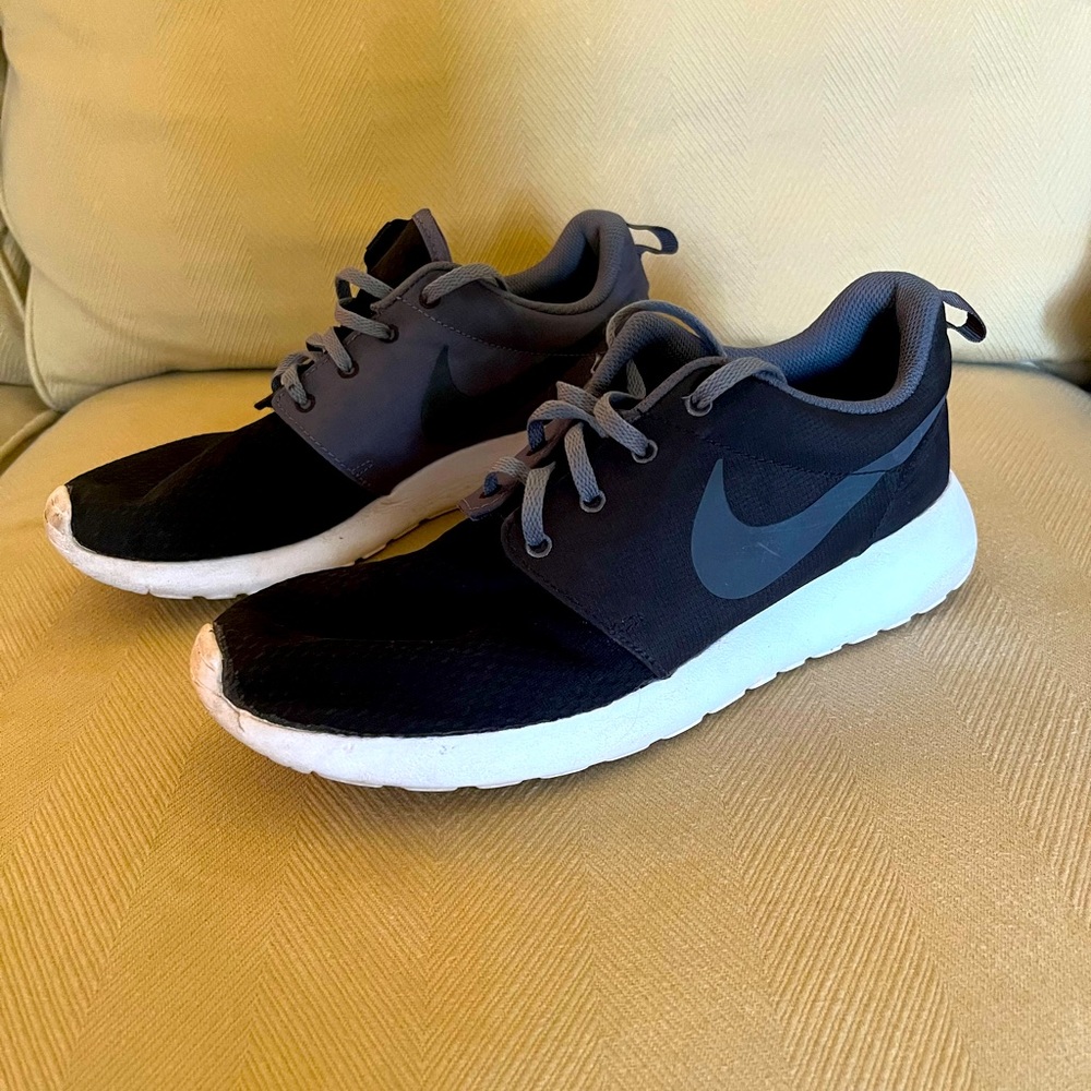 Men’s Nike shoes